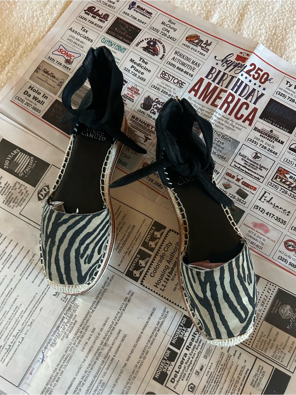 Vince Camuto Binadee 8M Zebra Print Leather Suede Espadrille Sandals Ankle Tie